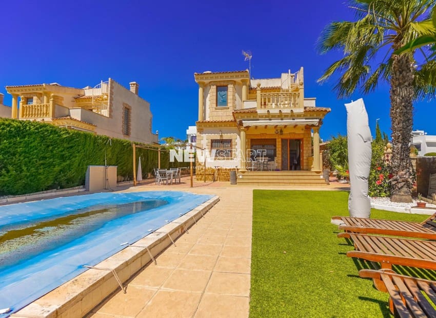 3 soveværelse Villa til salg i La Marina med swimmingpool - € 409.000 (Ref: 9854414)