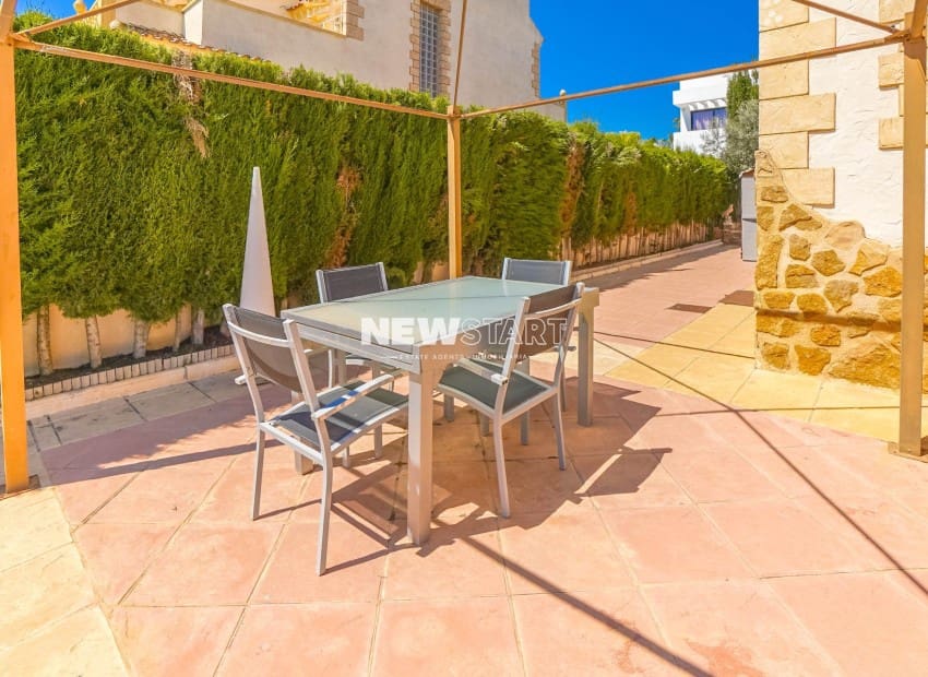 3 soveværelse Villa til salg i La Marina med swimmingpool - € 409.000 (Ref: 9854414)
