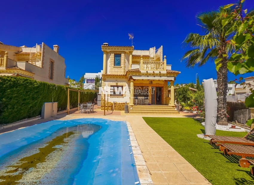 3 soveværelse Villa til salg i La Marina med swimmingpool - € 409.000 (Ref: 9854414)