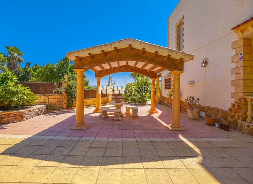 3 soveværelse Villa til salg i La Marina med swimmingpool - € 409.000 (Ref: 9854414)