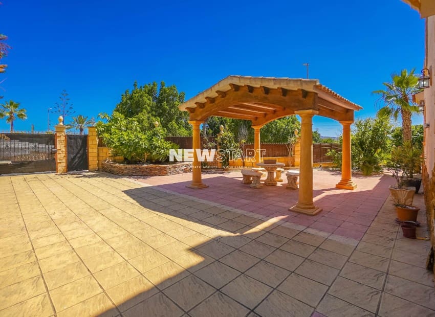 3 soveværelse Villa til salg i La Marina med swimmingpool - € 409.000 (Ref: 9854414)