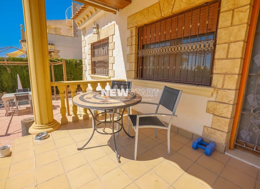 3 soveværelse Villa til salg i La Marina med swimmingpool - € 409.000 (Ref: 9854414)