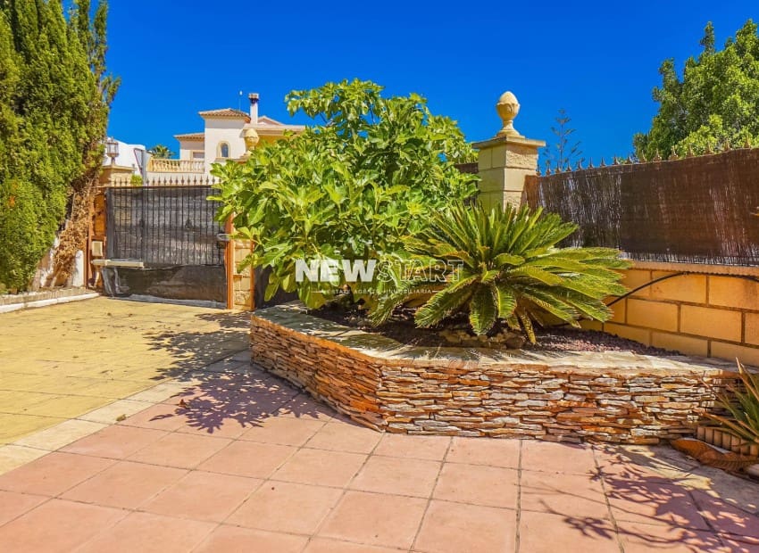 3 soveværelse Villa til salg i La Marina med swimmingpool - € 409.000 (Ref: 9854414)