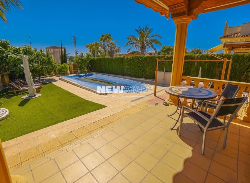 3 soveværelse Villa til salg i La Marina med swimmingpool - € 409.000 (Ref: 9854414)