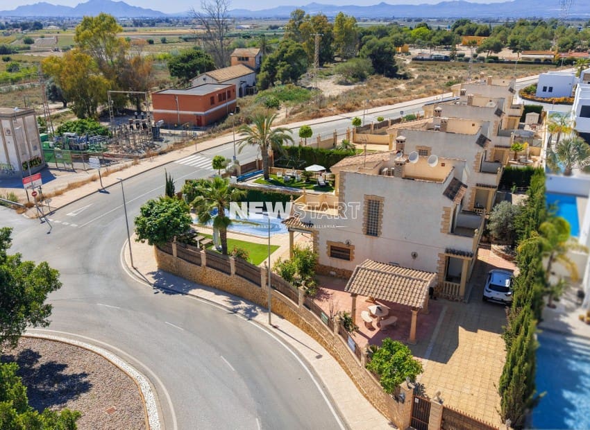 3 soveværelse Villa til salg i La Marina med swimmingpool - € 409.000 (Ref: 9854414)