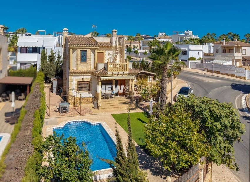 3 bedroom Villa for sale in San Fulgencio with pool garage - € 389,000 (Ref: 9854414)