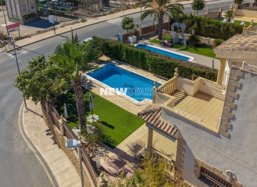 3 bedroom Villa for sale in San Fulgencio with pool garage - € 389,000 (Ref: 9854414)