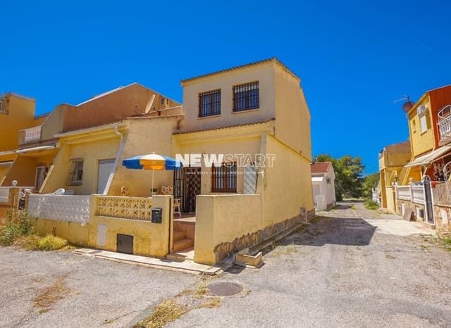 2 makuuhuone Omakotitalo myytävänä paikassa La Marina, Elche / Elx mukana 
autotalli - 123 000 € (Ref: 9867453)