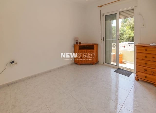2 soveværelse Byhus til salg i La Marina, Elche / Elx med garage - € 130.000 (Ref: 9876860)