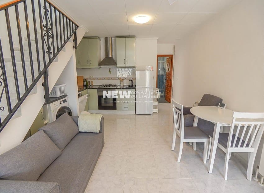 2 soveværelse Byhus til salg i La Marina med garage - € 130.000 (Ref: 9876860)