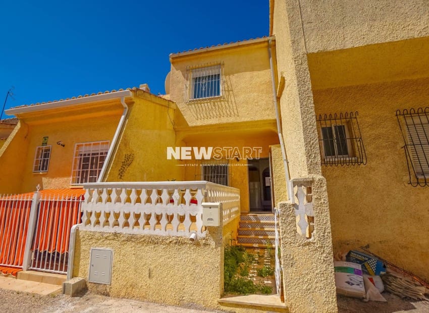 Casa de 2 habitaciones en San Fulgencio en venta - 116.950 € (Ref: 9892962)