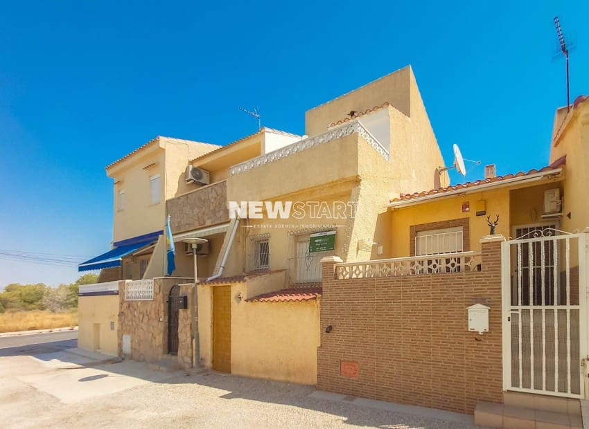 2 bedroom Townhouse for sale in San Fulgencio - € 112,950 (Ref: 9892962)