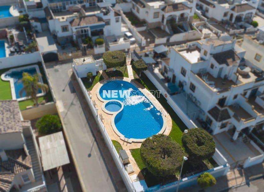 3 soveværelse Semi-Rækkehus til salg i San Fulgencio med swimmingpool - € 185.000 (Ref: 9895268)