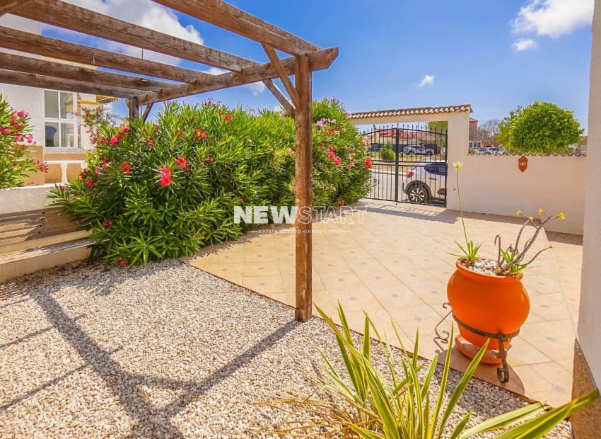 3 soveværelse Semi-Rækkehus til salg i San Fulgencio med swimmingpool - € 185.000 (Ref: 9895268)