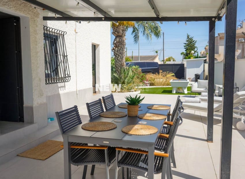 3 sovrum Villa till salu i San Fulgencio med pool - 475 000 € (Ref: 9927891)