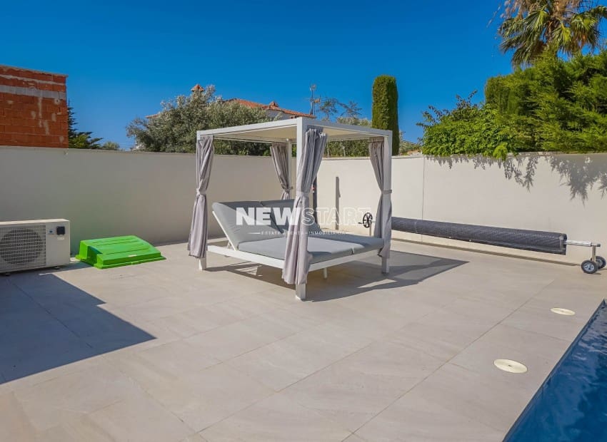 3 sovrum Villa till salu i San Fulgencio med pool - 475 000 € (Ref: 9927891)