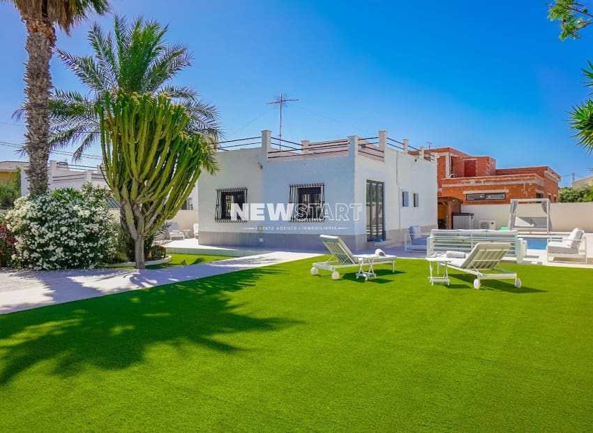 3 sovrum Villa till salu i San Fulgencio med pool - 475 000 € (Ref: 9927891)