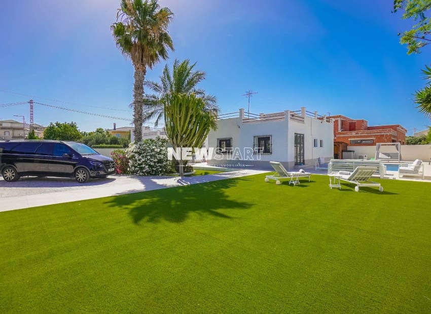 3 sovrum Villa till salu i San Fulgencio med pool - 475 000 € (Ref: 9927891)