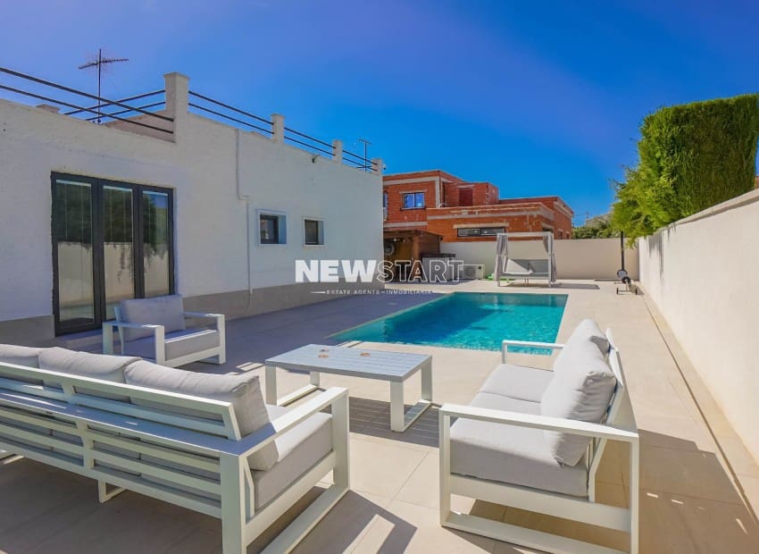 3 sovrum Villa till salu i San Fulgencio med pool - 475 000 € (Ref: 9927891)