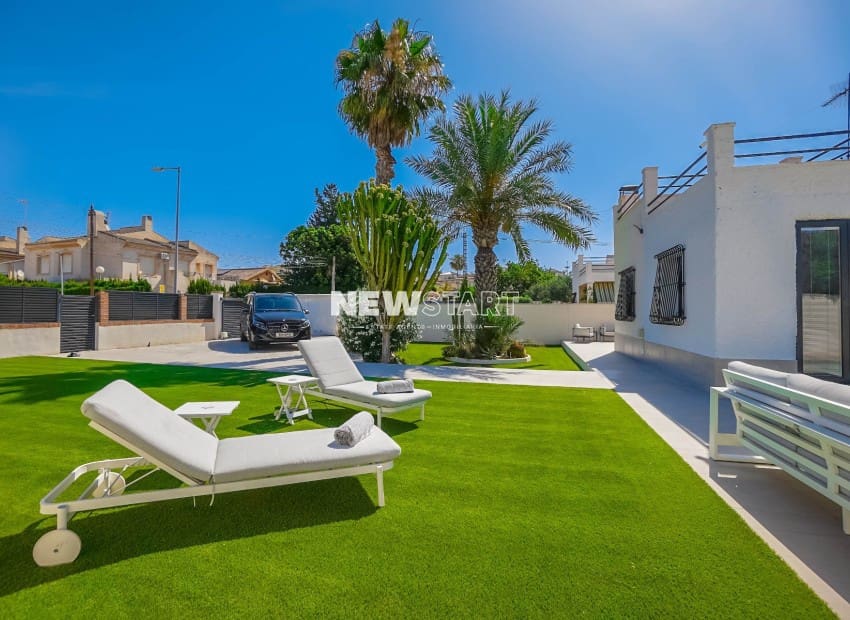 3 sovrum Villa till salu i San Fulgencio med pool - 475 000 € (Ref: 9927891)
