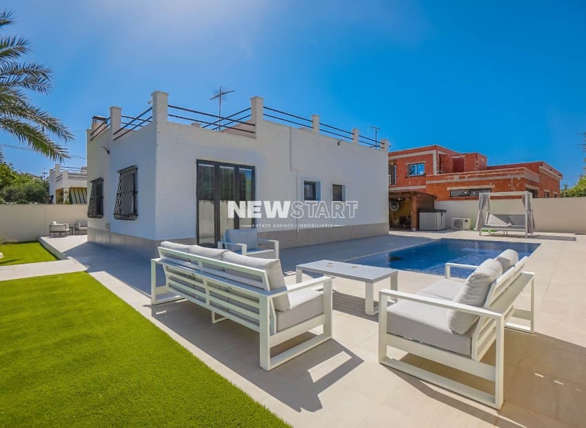 3 sovrum Villa till salu i San Fulgencio med pool - 475 000 € (Ref: 9927891)