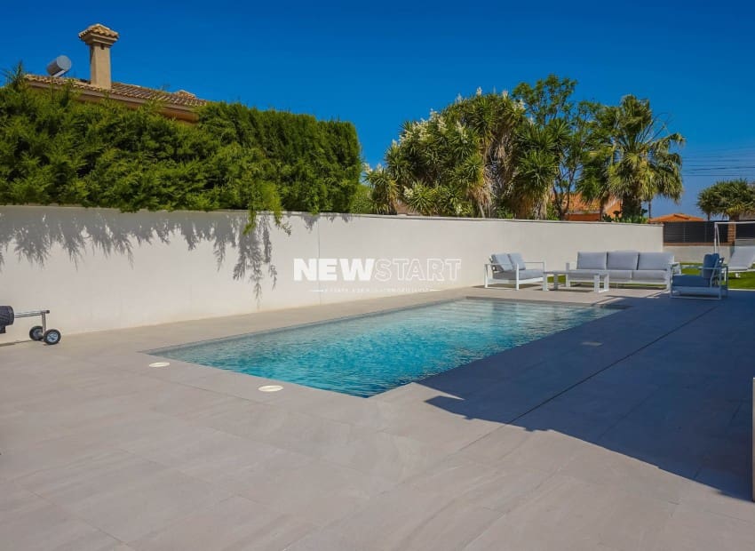 3 sovrum Villa till salu i San Fulgencio med pool - 475 000 € (Ref: 9927891)