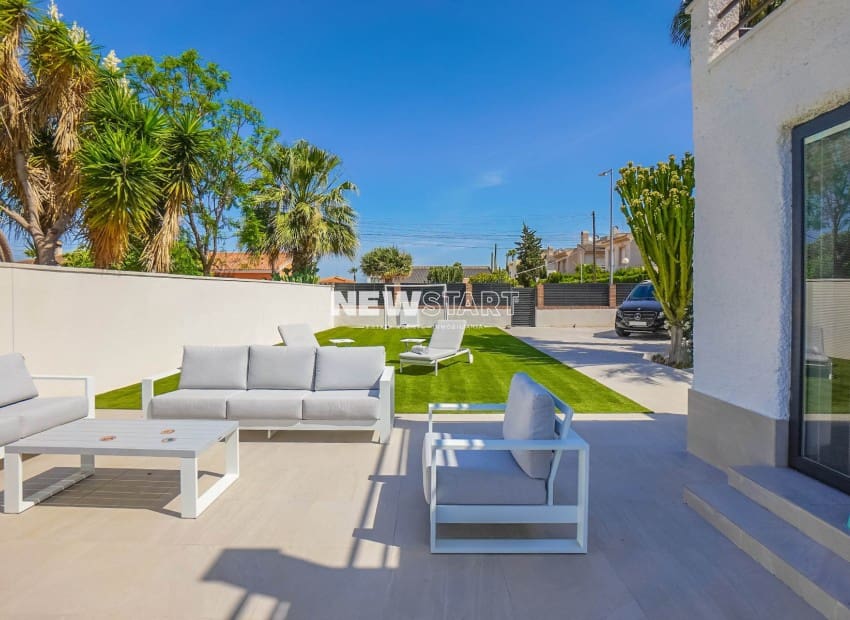 3 sovrum Villa till salu i San Fulgencio med pool - 475 000 € (Ref: 9927891)