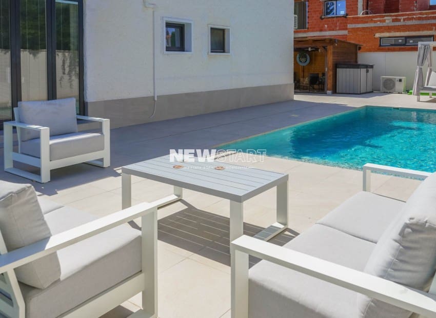 3 sovrum Villa till salu i San Fulgencio med pool - 475 000 € (Ref: 9927891)