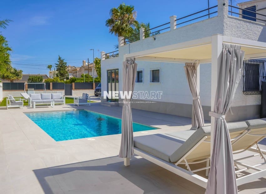 3 sovrum Villa till salu i San Fulgencio med pool - 475 000 € (Ref: 9927891)