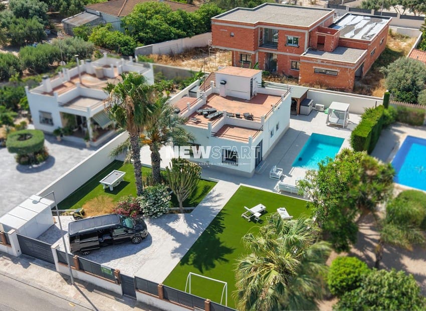 3 sovrum Villa till salu i San Fulgencio med pool - 475 000 € (Ref: 9927891)