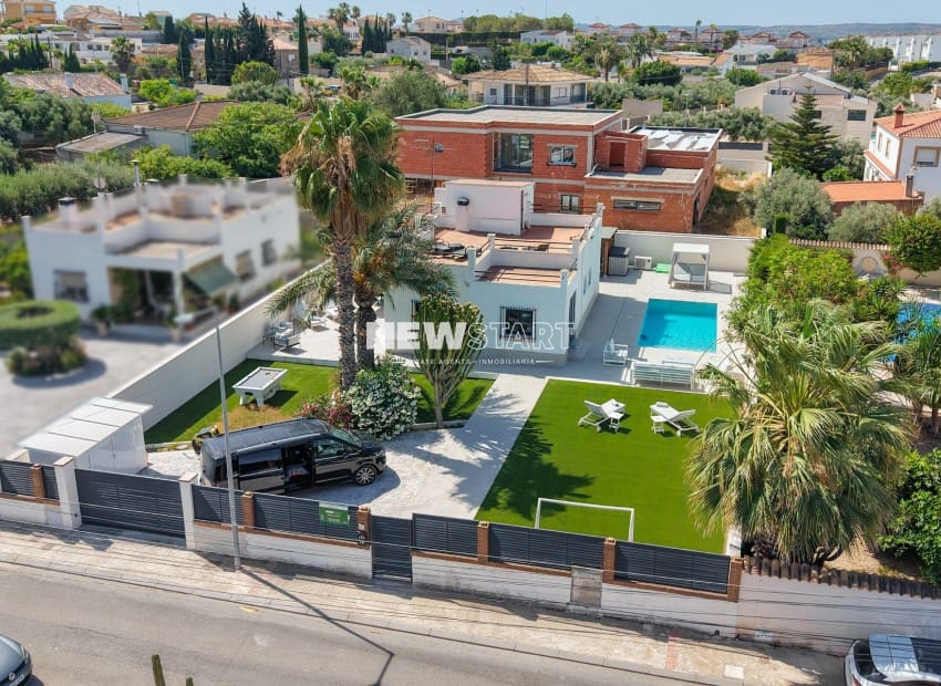 3 sovrum Villa till salu i San Fulgencio med pool - 475 000 € (Ref: 9927891)