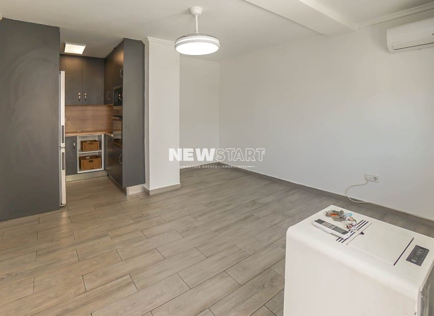 2 slaapkamer Rijtjeshuis te koop in La Marina met garage - € 122.000 (Ref: 9932352)