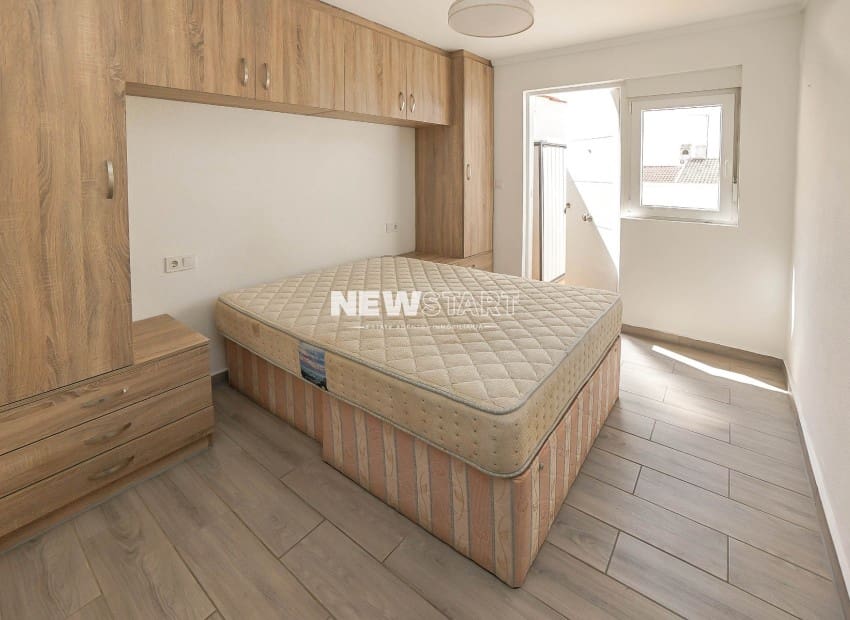 2 slaapkamer Rijtjeshuis te koop in La Marina met garage - € 122.000 (Ref: 9932352)