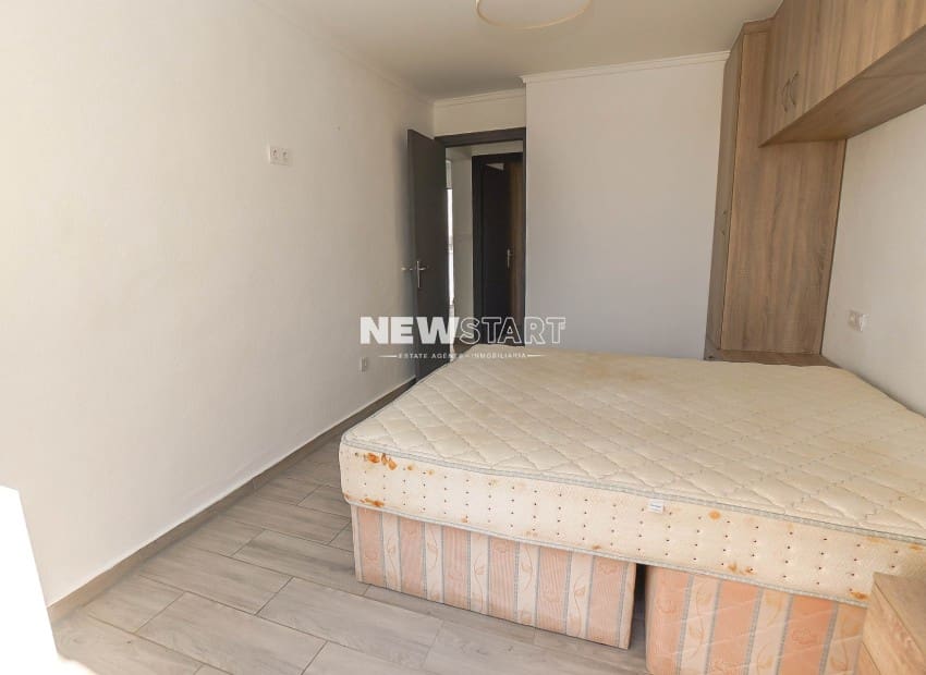2 slaapkamer Rijtjeshuis te koop in La Marina met garage - € 122.000 (Ref: 9932352)