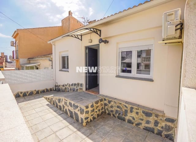 2 slaapkamer Rijtjeshuis te koop in La Marina, Elche / Elx met garage - € 122.000 (Ref: 9932352)