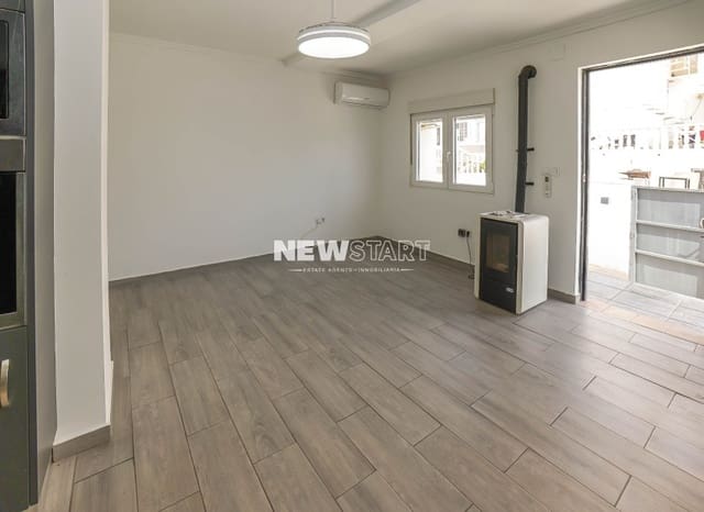 2 slaapkamer Rijtjeshuis te koop in La Marina, Elche / Elx met garage - € 122.000 (Ref: 9932352)