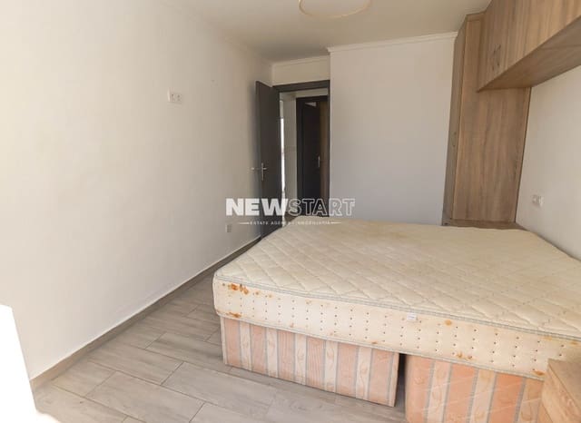 2 slaapkamer Rijtjeshuis te koop in La Marina, Elche / Elx met garage - € 122.000 (Ref: 9932352)