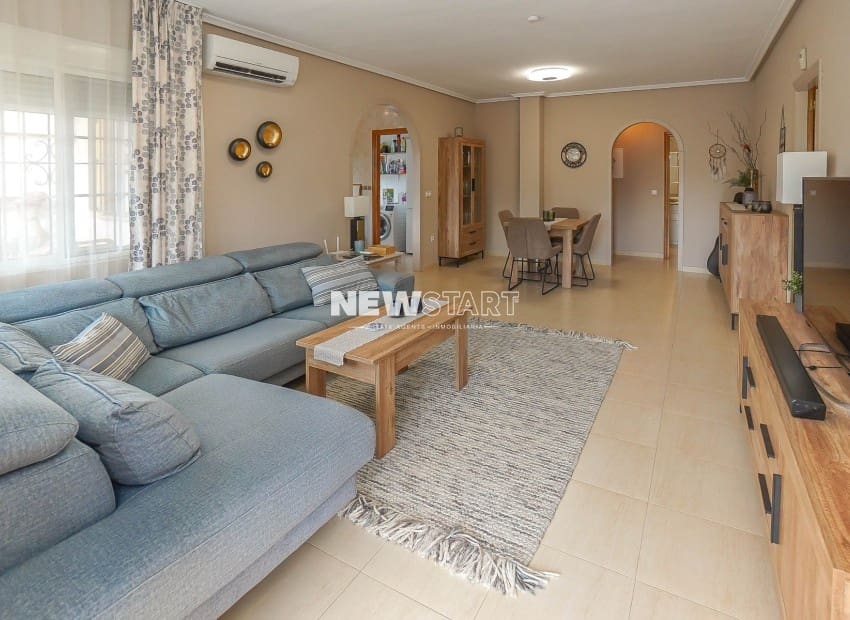 3 soveværelse Villa til salg i La Marina med swimmingpool - € 370.000 (Ref: 9932353)