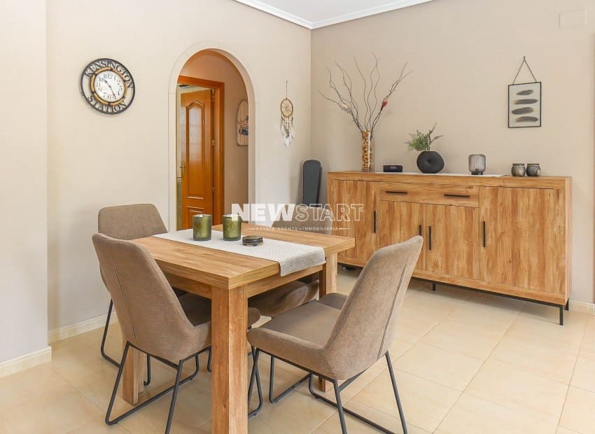 3 soveværelse Villa til salg i La Marina med swimmingpool - € 370.000 (Ref: 9932353)