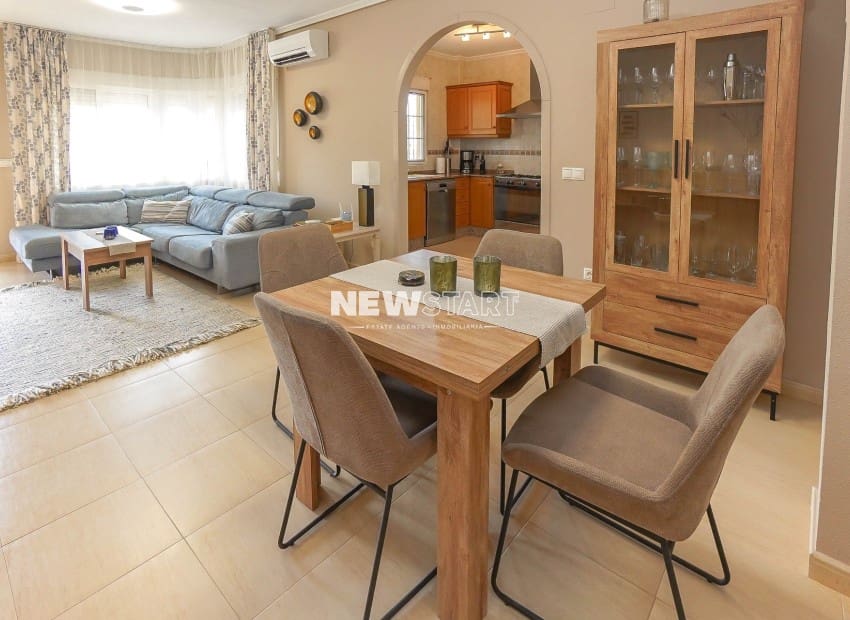 3 soveværelse Villa til salg i La Marina med swimmingpool - € 370.000 (Ref: 9932353)