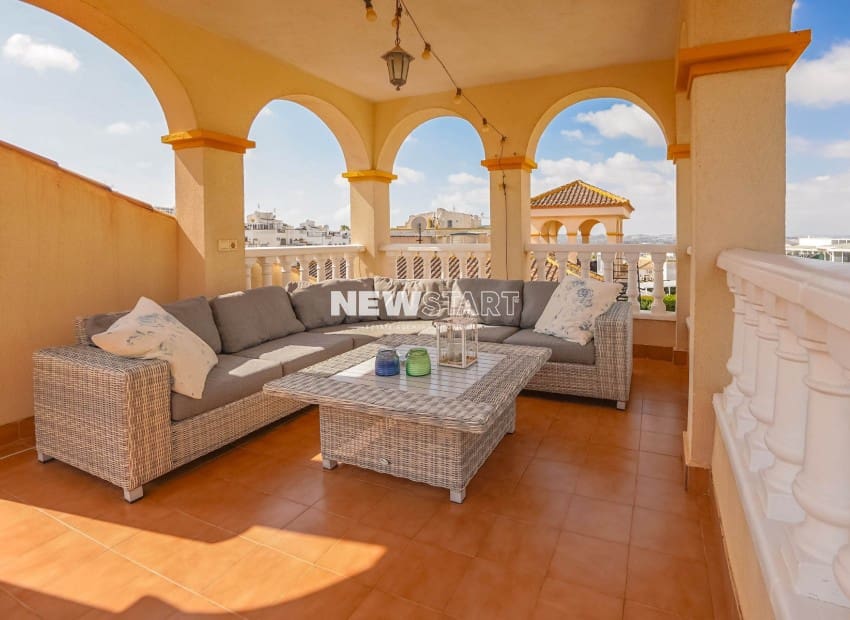 3 soveværelse Villa til salg i La Marina med swimmingpool - € 370.000 (Ref: 9932353)