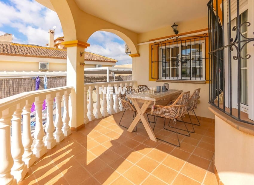 3 soveværelse Villa til salg i La Marina med swimmingpool - € 370.000 (Ref: 9932353)