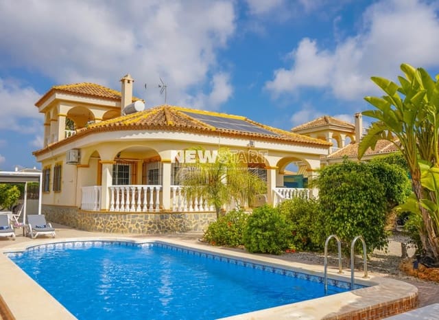 3 soveværelse Villa til salg i La Marina, Elche / Elx med swimmingpool - € 370.000 (Ref: 9932353)