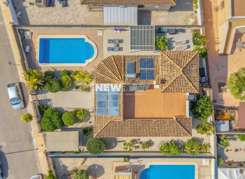 3 soveværelse Villa til salg i La Marina med swimmingpool - € 370.000 (Ref: 9932353)