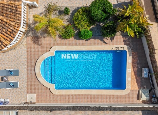 3 soveværelse Villa til salg i La Marina, Elche / Elx med swimmingpool - € 370.000 (Ref: 9932353)