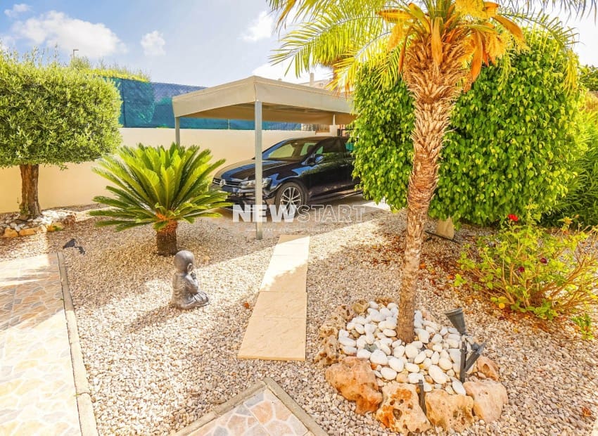 3 soveværelse Villa til salg i La Marina med swimmingpool - € 370.000 (Ref: 9932353)