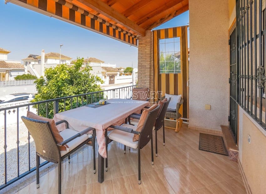 3 sovrum Semi-fristående Villa till salu i Algorfa med pool - 215 000 € (Ref: 9944338)