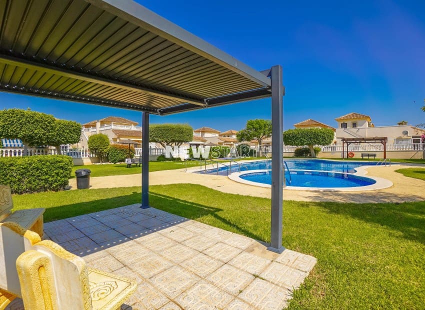 3 sovrum Semi-fristående Villa till salu i Algorfa med pool - 215 000 € (Ref: 9944338)
