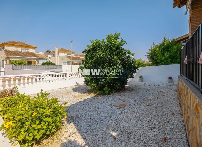 3 sovrum Semi-fristående Villa till salu i Algorfa med pool - 215 000 € (Ref: 9944338)