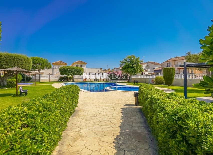 3 sovrum Semi-fristående Villa till salu i Algorfa med pool - 215 000 € (Ref: 9944338)
